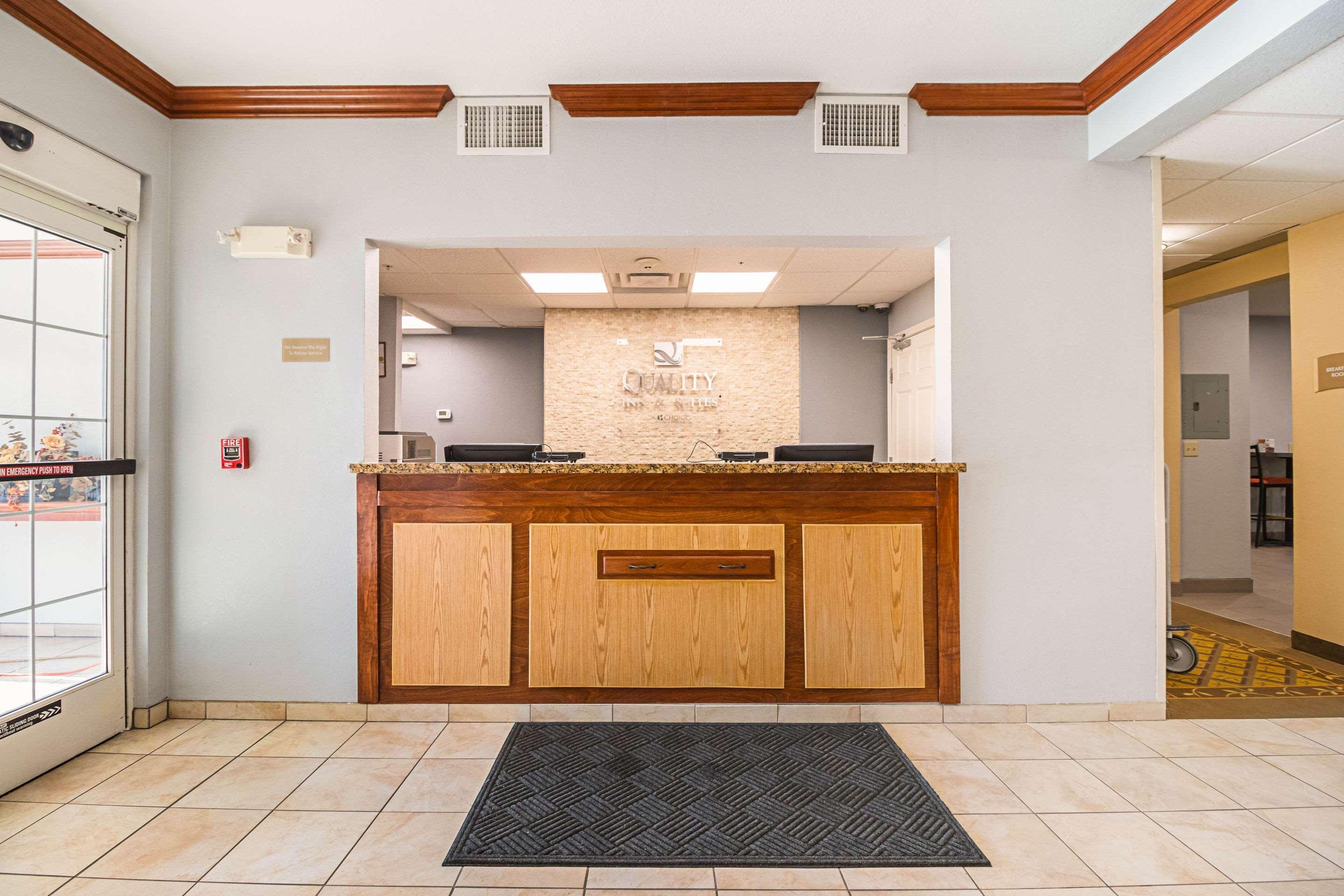 Suburban Extended Stay Hotel Waterloo - Cedar Falls - Cedar Valley Экстерьер фото