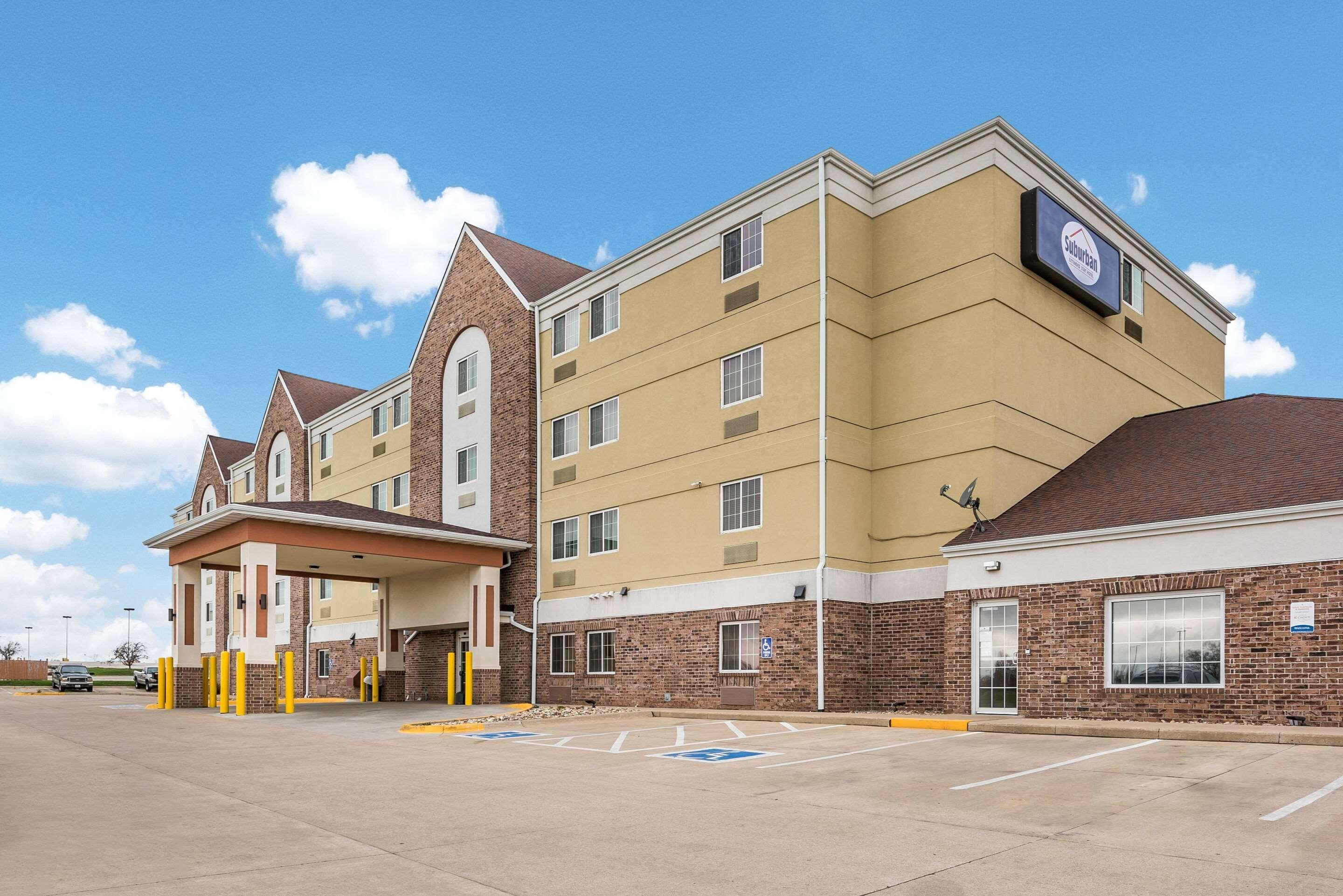 Suburban Extended Stay Hotel Waterloo - Cedar Falls - Cedar Valley Экстерьер фото